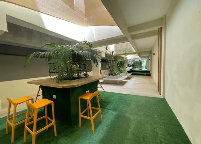 Bright & Spacious 1br In The Center Apartment *